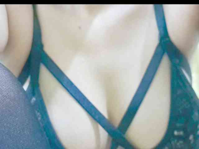 Nidhilove webcam