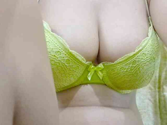 Nidhilove webcam