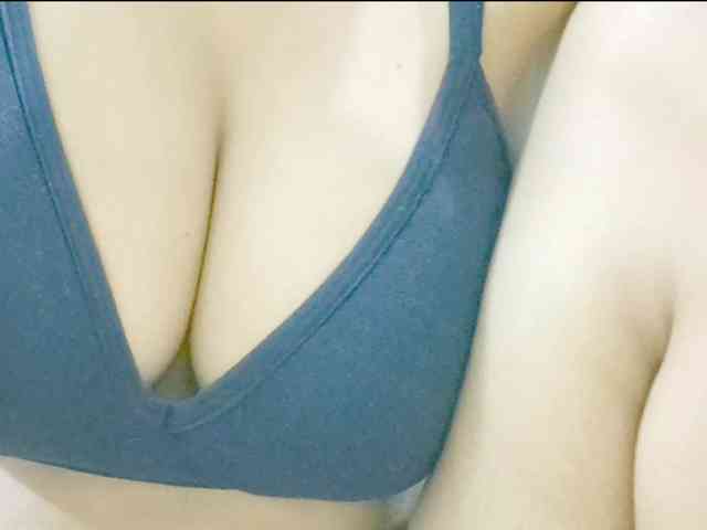 Nidhilove webcam