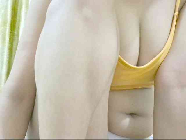 Nidhilove webcam