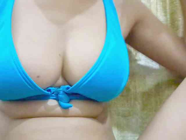 Nidhilove webcam