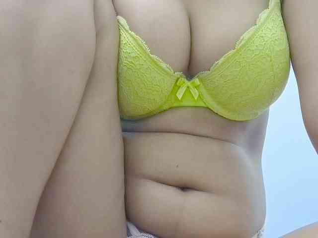 Nidhilove webcam