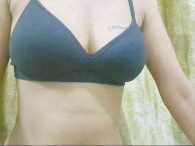 Nidhilove webcam