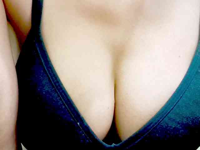 Nidhilove webcam