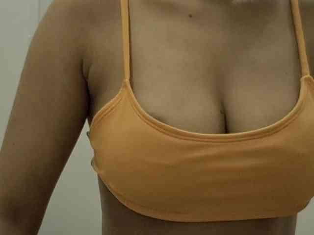 Model: Nidhilove
