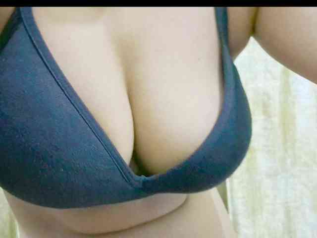 Nidhilove webcam