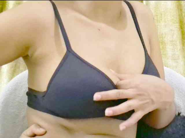 Nidhilove webcam