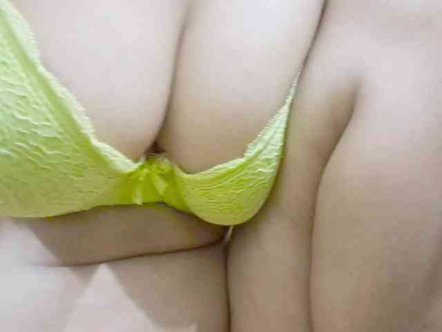 Nidhilove webcam