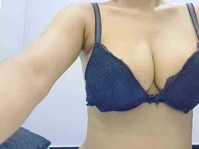Nidhilove webcam