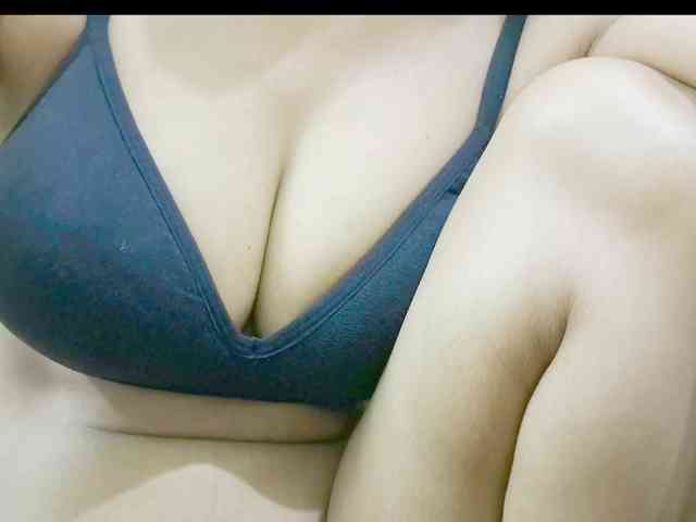 Nidhilove webcam