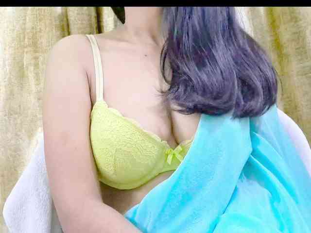 Nidhilove Live Webcam on BongaCams
