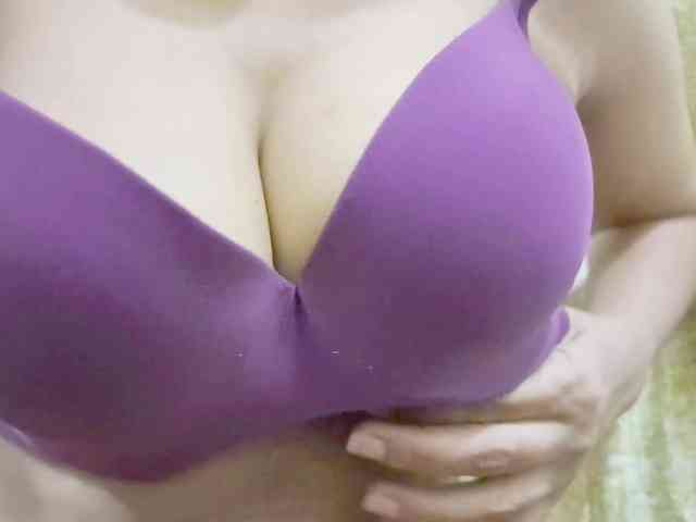 Nidhilove webcam