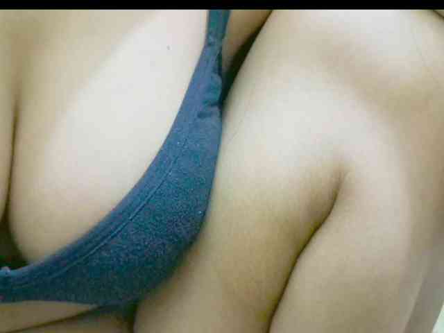 Nidhilove webcam