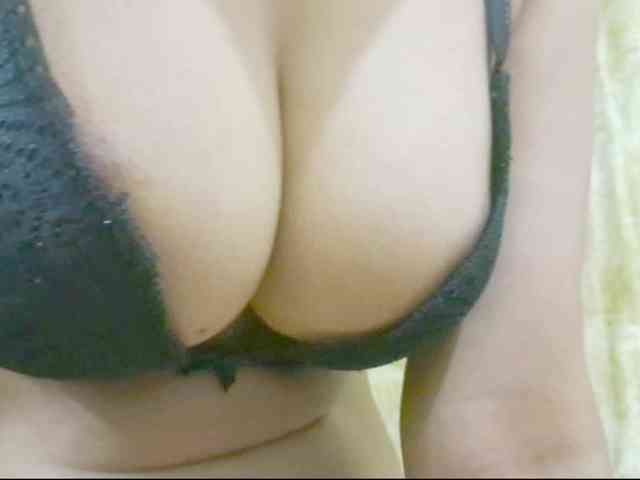 Nidhilove webcam