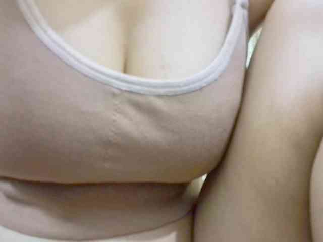 Nidhilove webcam