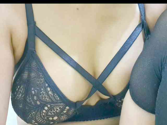 Nidhilove webcam