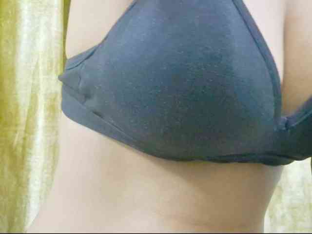 Nidhilove webcam