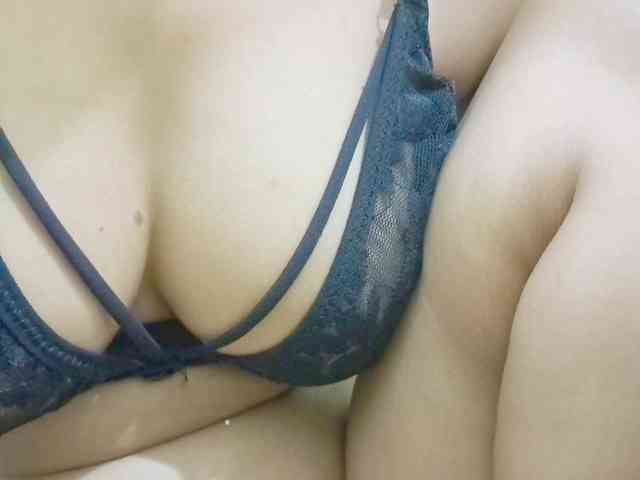 Nidhilove webcam