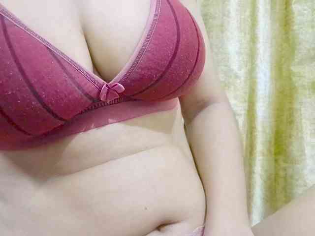 Nidhilove webcam