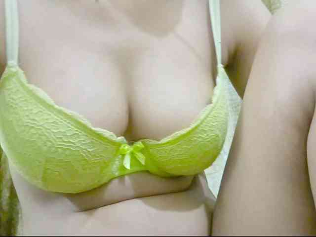 Nidhilove webcam