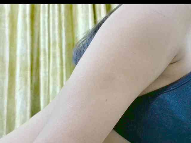 Nidhilove webcam