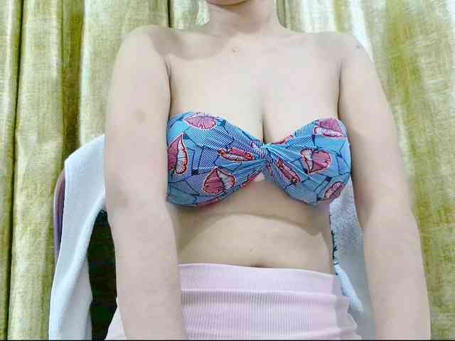 Nidhilove webcam