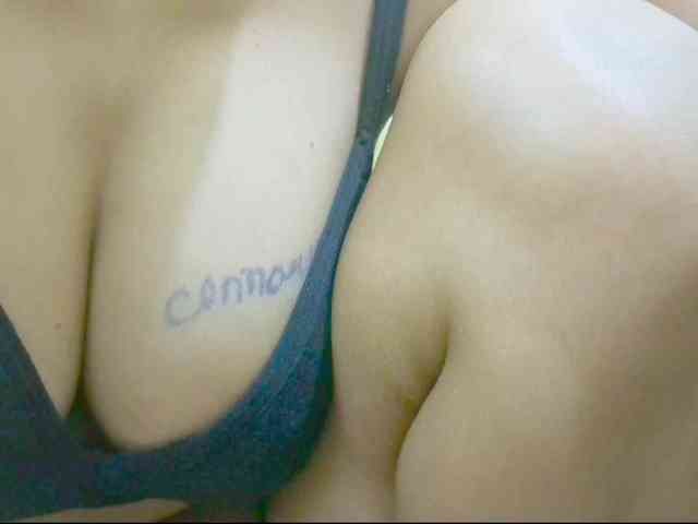 Nidhilove webcam