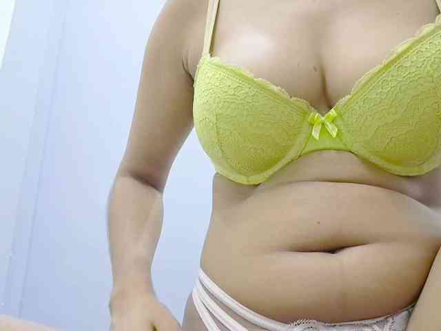 Nidhilove webcam
