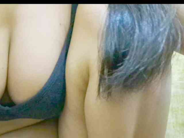 Nidhilove webcam