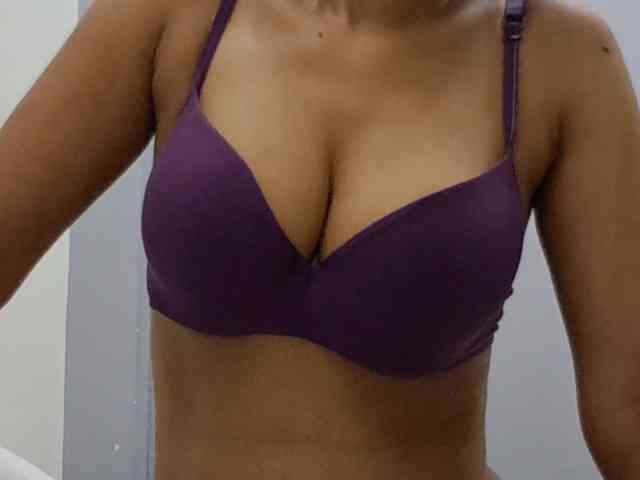 Nidhilove webcam