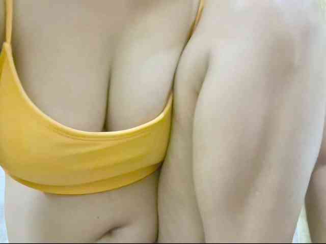 Nidhilove webcam