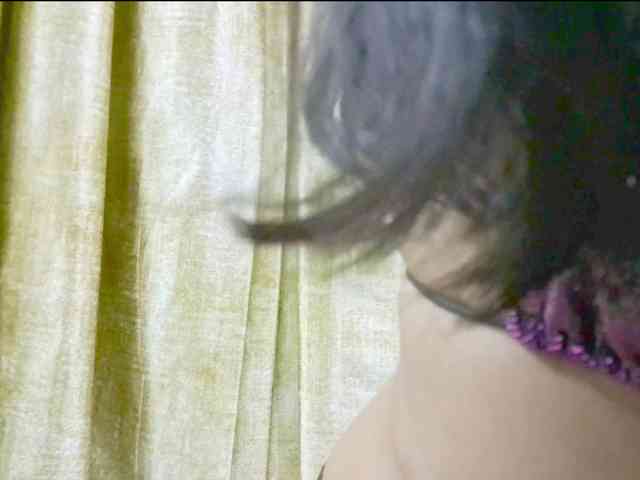 Nidhilove webcam