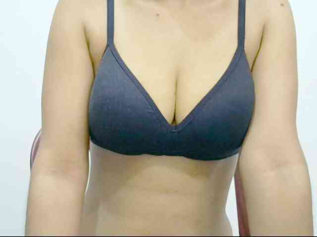 Nidhilove webcam