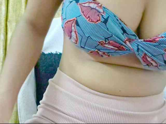 Nidhilove webcam
