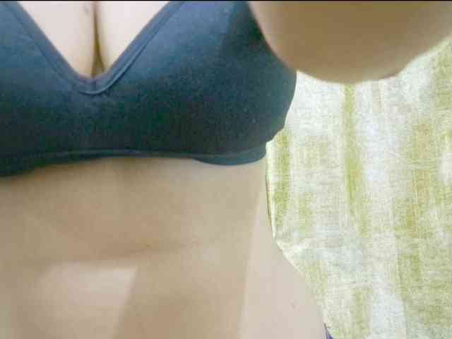 Nidhilove webcam