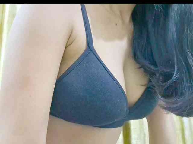Nidhilove webcam