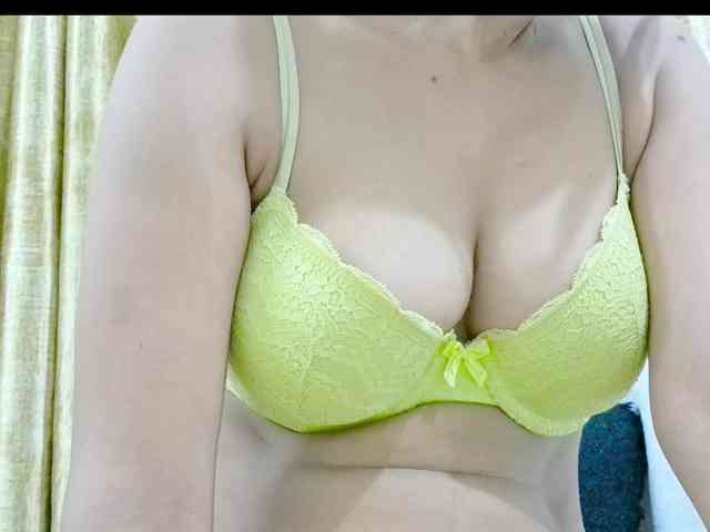 Nidhilove webcam