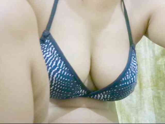 Nidhilove webcam