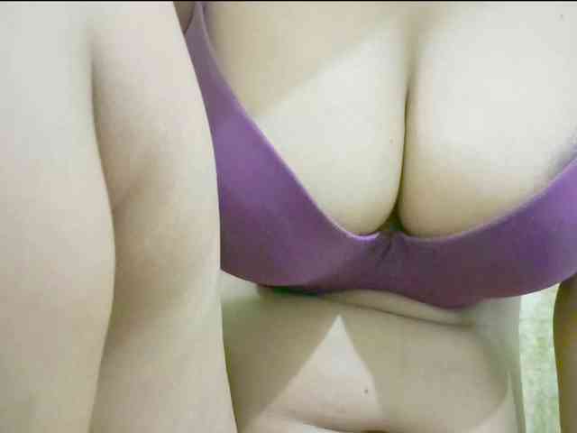 Nidhilove webcam