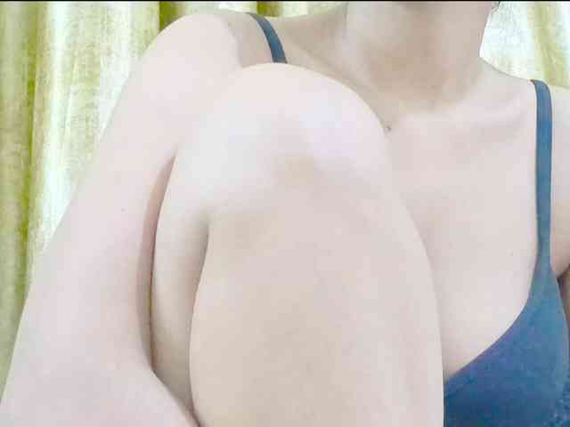 Nidhilove webcam
