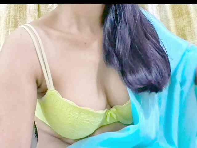 Nidhilove Live Webcam on BongaCams