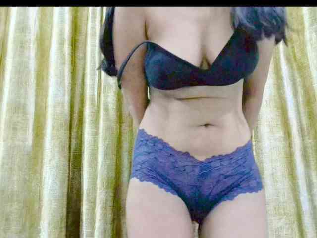 Nidhilove webcam