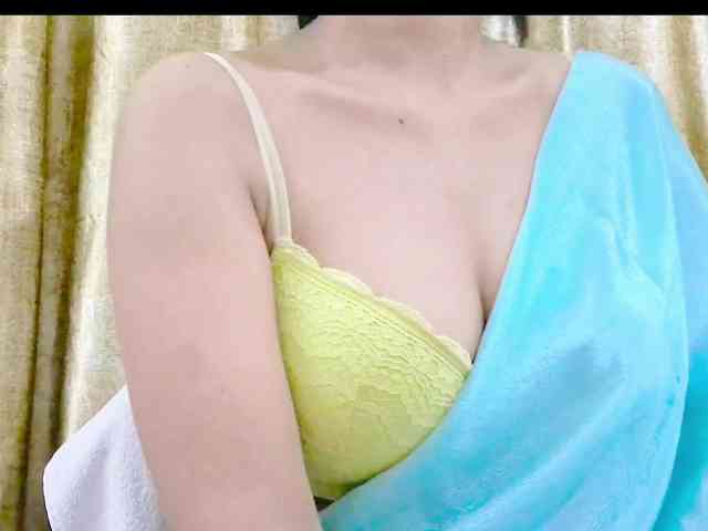 Nidhilove Live Webcam on BongaCams