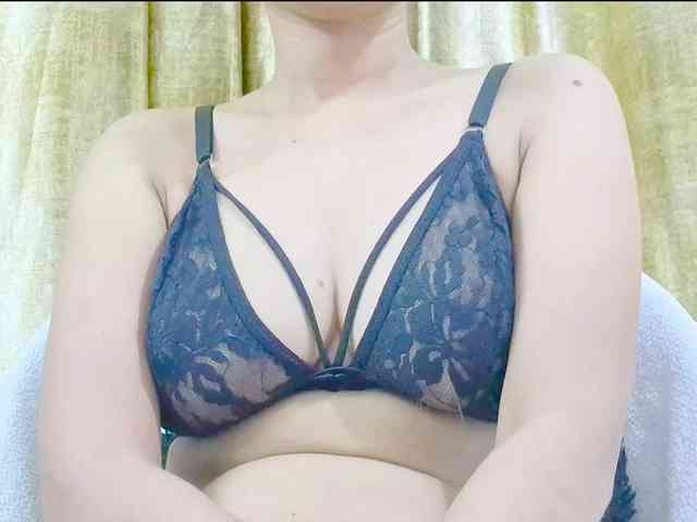 Nidhilove webcam
