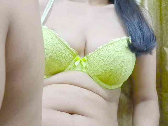 Nidhilove webcam