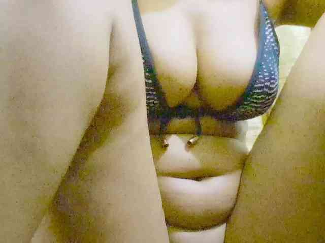 Model: Nidhilove