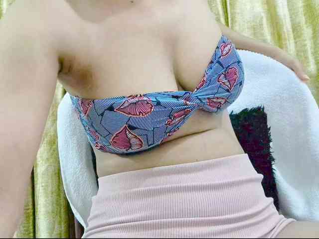 Nidhilove webcam