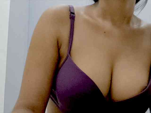 Nidhilove webcam
