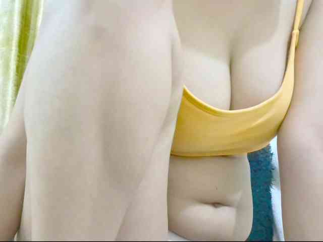 Nidhilove webcam