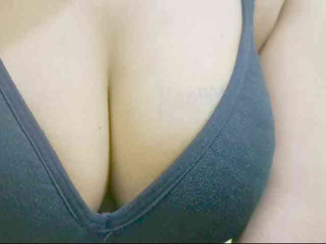 Nidhilove webcam
